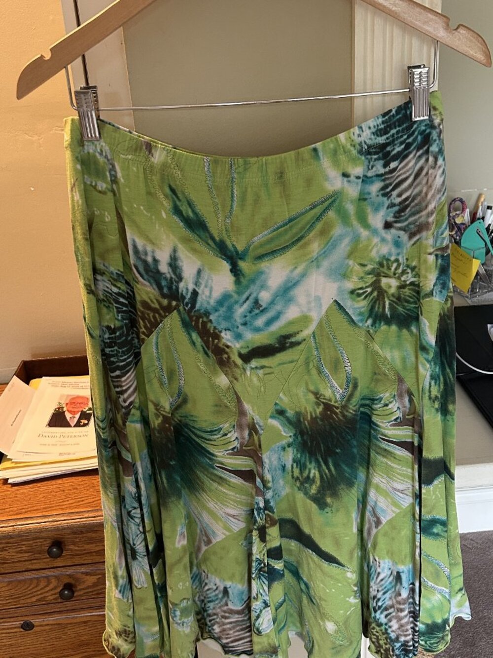 Tropical green print skirt size large